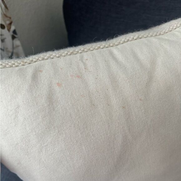 Magnolia Home by Joanna Gaines Loloi 22" X 22" Cover w/Down
Pink / Ivory Pillow - Picture 11 of 11